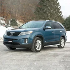 AeroTread 5" x 67" Polished Stainless Running Boards, Select Kia Sorento image 3