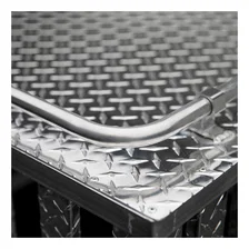 Bright Aluminum 36" x 36" Single-Door Dog Box image 6