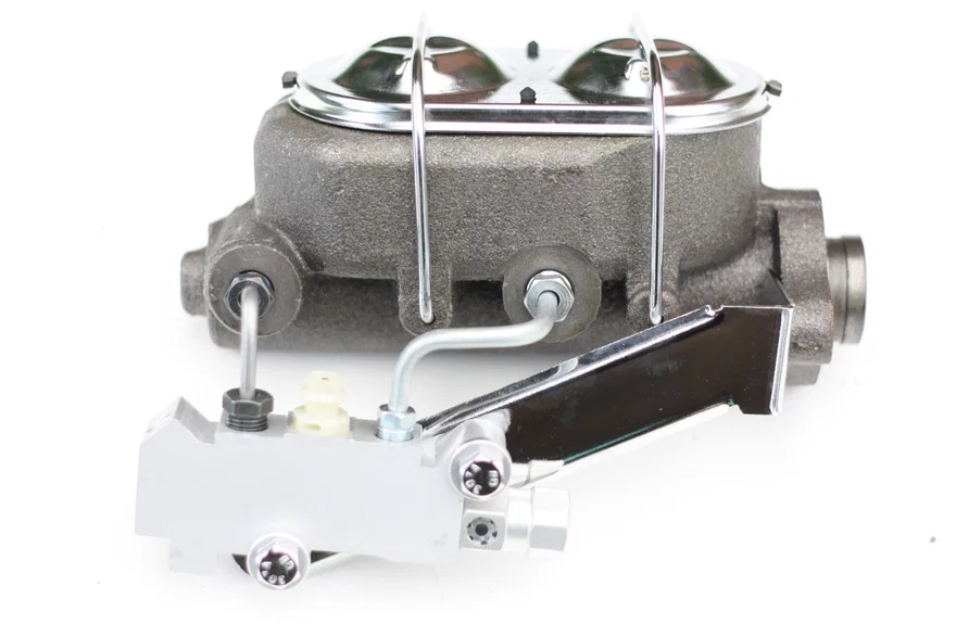 Master cylinder kit 1-1/8 inch bore chrome lid with disc/disc valve